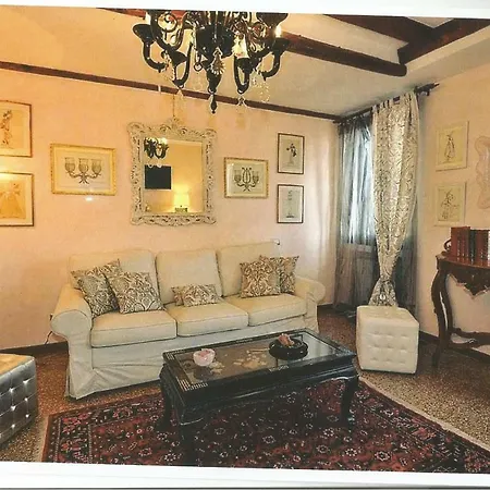 Holiday home Luxury House Dorsoduro Salute Venice